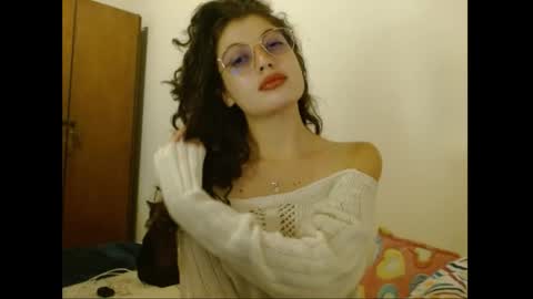 sweetcalm_ online show from May 10, 6:29 am