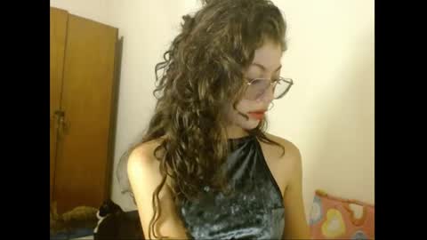 sweetcalm_ online show from May 11, 3:34 am
