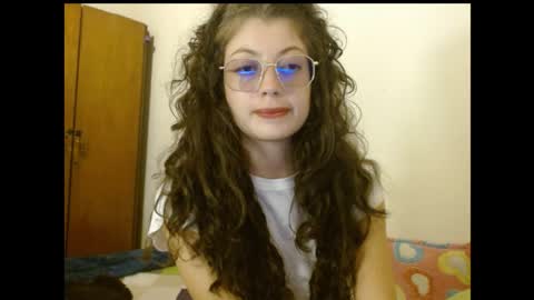 sweetcalm_ online show from May 20, 4:29 am