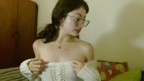 sweetcalm_ online show from May 30, 4:31 am
