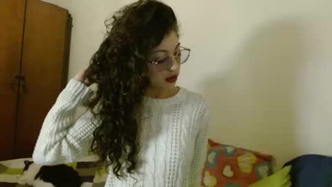 sweetcalm_ online show from June 1, 4:03 am