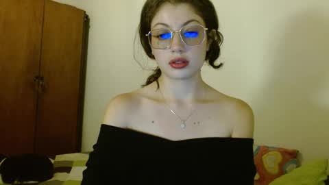 sweetcalm_ online show from June 5, 3:46 am