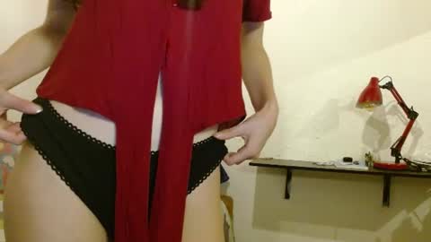 sweetcalm_ online show from June 23, 9:57 pm