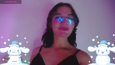 Snapshot of sweetcameron_ chatting on December 23, 8:47 pm Cameron online show from December 23, 8:47 pm
