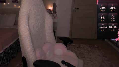 Lisa online show from February 10, 8:13 pm