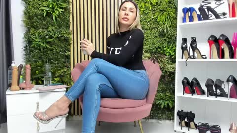 Snapshot of sweetcherry30_ chatting on April 8, 6:13 am Cherry online show from April 8, 6:13 am