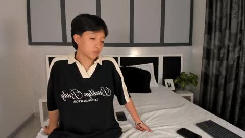 Snapshot of sweetcoupple chatting on October 8, 11:24 pm Eva Short hair girl - Victoria Long red hair online show from October 8, 11:24 pm