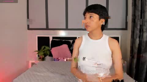 Eva Short hair girl  - Victoria Long red hair online show from May 5, 10:40 pm