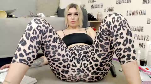 Snapshot of sweetdaiana23 chatting on May 28, 7:44 pm Daiana Onlyfans - Blonddaiana online show from May 28, 7:44 pm