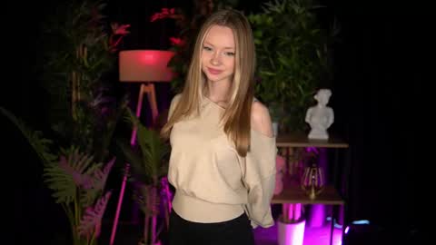 Lina online show from February 15, 8:35 am