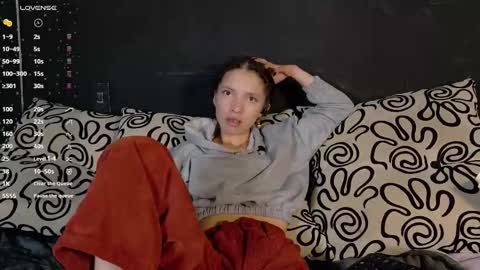 sweetdam12 online show from October 17, 8:00 pm