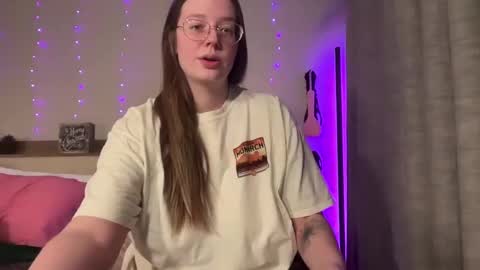 Delilah Samson online show from December 5, 4:09 am