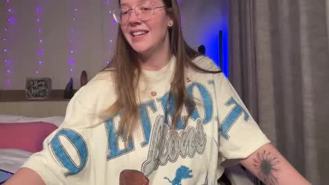 Delilah Samson online show from December 6, 7:54 am