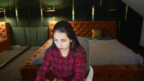 Snapshot of sweetdesiree_ chatting on May 4, 6:53 am Amelia online show from May 4, 6:53 am