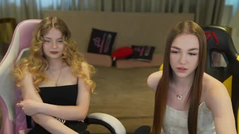 Snapshot of sweetdesiree_ chatting on May 25, 10:32 am Amelia online show from May 25, 10:32 am