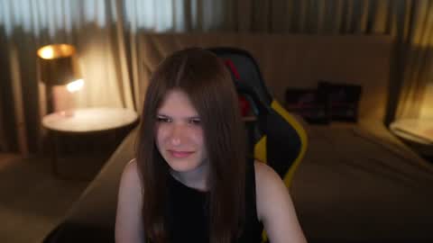 Snapshot of sweetdesiree_ chatting on June 11, 10:35 am Amelia online show from June 11, 10:35 am
