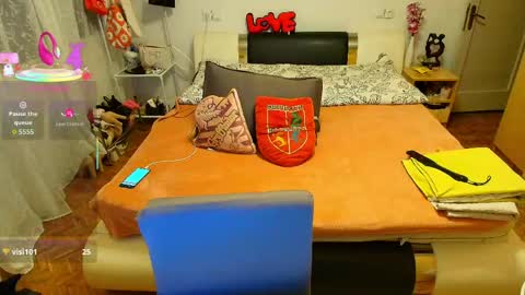 Snapshot of sweetdevil0810 chatting on May 24, 7:52 pm Sweetdevil0810 online show from May 24, 7:52 pm