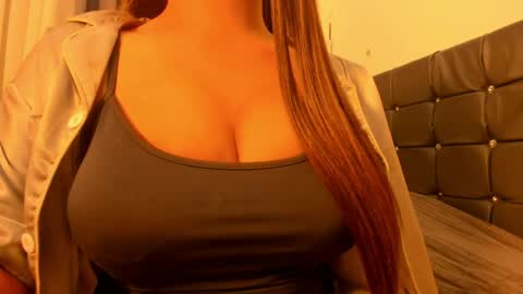 Snapshot of sweetest_one4 chatting on April 19, 7:49 pm sweetest_one4 online show from April 19, 7:49 pm