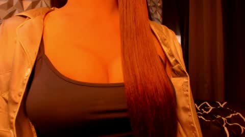 Snapshot of sweetest_one4 chatting on April 24, 12:35 am sweetest_one4 online show from April 24, 12:35 am