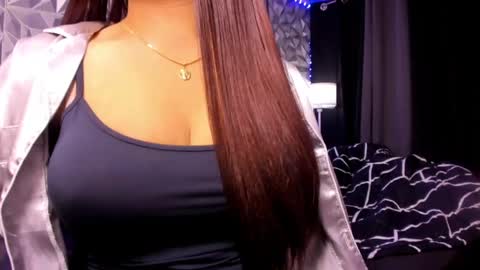 Snapshot of sweetest_one4 chatting on May 10, 4:17 am sweetest_one4 online show from May 10, 4:17 am