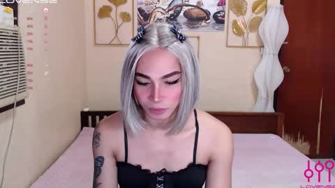 sweetkatniss online show from October 1, 4:40 am