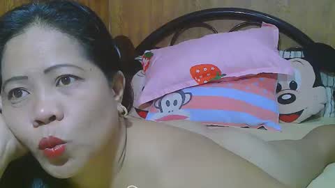 Snapshot of sweeteyes69xx chatting on June 16, 5:43 am sweeteyes69xx online show from June 16, 5:43 am