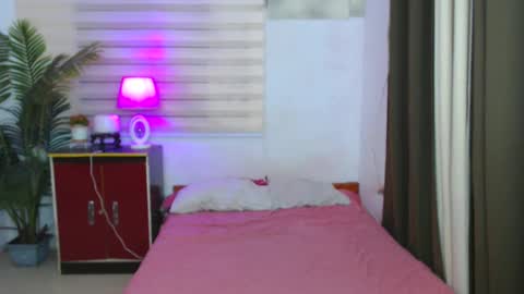 Snapshot of sweetfantasyxx chatting on December 3, 5:31 am Aki online show from December 3, 5:31 am