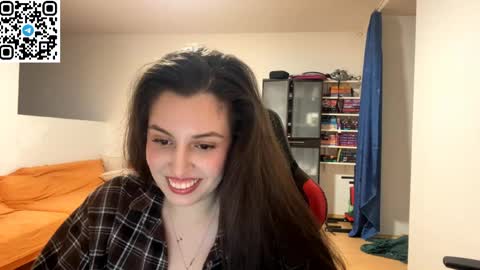 Snapshot of sweetfenomen67 chatting on May 20, 9:10 pm Joanna online show from May 20, 9:10 pm