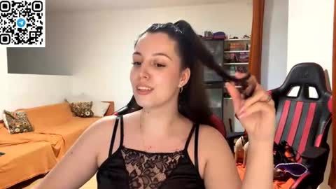 Snapshot of sweetfenomen67 chatting on June 24, 7:02 pm Joanna online show from June 24, 7:02 pm