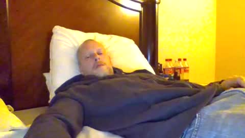 Snapshot of sweetg233 chatting on January 24, 3:00 am sweetg233 online show from January 24, 3:00 am
