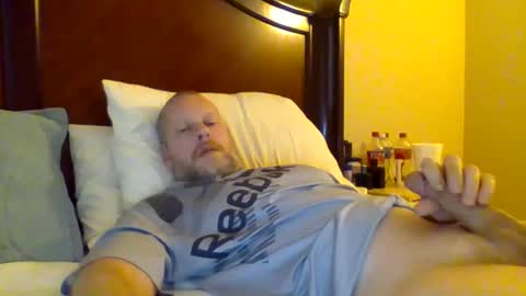 Snapshot of sweetg233 chatting on February 3, 5:24 pm sweetg233 online show from February 3, 5:24 pm