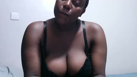 sweetgal11 online show from May 18, 11:49 am