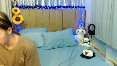 sweetgirl_daphne online show from June 14, 12:07 pm