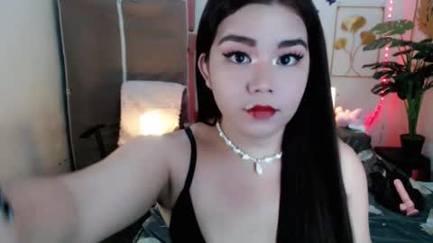 Snapshot of sweetgirl_mayxx chatting on April 12, 1:10 am May online show from April 12, 1:10 am