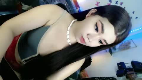 Snapshot of sweetgirl_mayxx chatting on April 17, 11:19 pm May online show from April 17, 11:19 pm