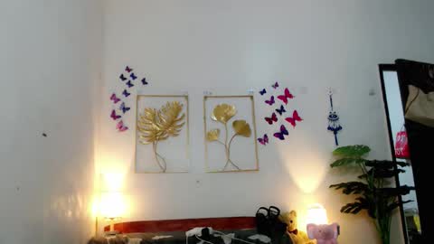 Snapshot of sweetgirl_mayxx chatting on April 23, 12:56 am May online show from April 23, 12:56 am