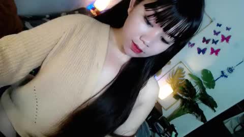 Snapshot of sweetgirl_mayxx chatting on June 5, 5:18 pm May online show from June 5, 5:18 pm