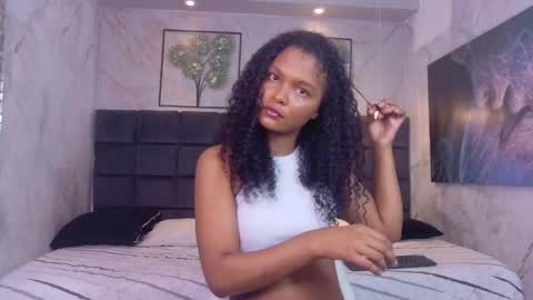 sweetgirlboney online show from September 17, 11:34 am