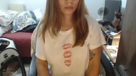 Snapshot of sweetgirldemon chatting on February 22, 3:56 am Andrea online show from February 22, 3:56 am