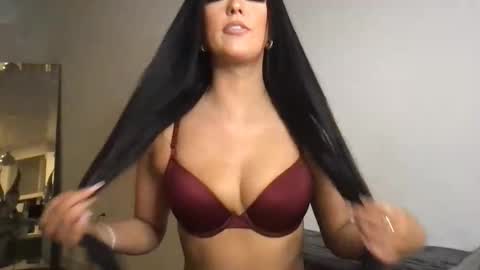 Snapshot of sweetgraciexo chatting on November 9, 3:05 am Gracie online show from November 9, 3:05 am