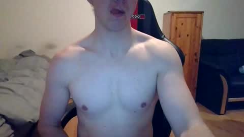 sweetguy8210 online show from March 23, 5:50 pm