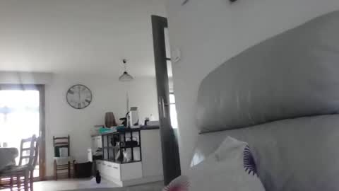 Snapshot of sweetguyss12 chatting on October 31, 11:00 am sweetguyss12 online show from October 31, 11:00 am