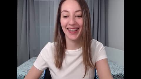 Snapshot of sweetheart_77 chatting on December 8, 2:39 am Emma online show from December 8, 2:39 am
