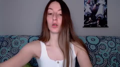 Snapshot of sweetheart_77 chatting on September 18, 7:10 am Emma online show from September 18, 7:10 am