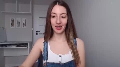 Snapshot of sweetheart_77 chatting on November 18, 9:03 am Emma online show from November 18, 9:03 am