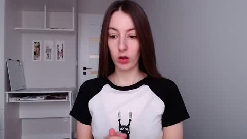 Snapshot of sweetheart_77 chatting on November 26, 9:43 am Emma online show from November 26, 9:43 am