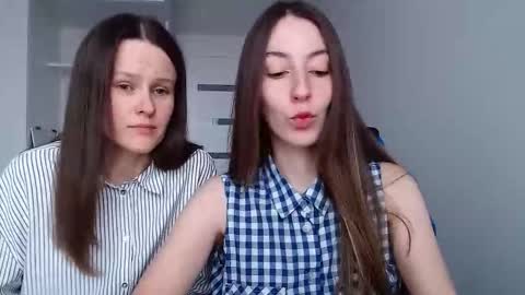 Snapshot of sweetheart_77 chatting on November 29, 11:02 am Emma online show from November 29, 11:02 am