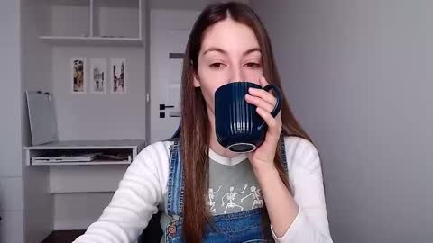 Snapshot of sweetheart_77 chatting on December 3, 8:56 am Emma online show from December 3, 8:56 am