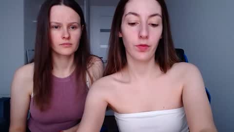 Snapshot of sweetheart_77 chatting on December 5, 11:52 am Emma online show from December 5, 11:52 am