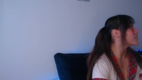 Snapshot of sweethoney22_ chatting on April 9, 5:51 pm Sabrina y Eliot online show from April 9, 5:51 pm